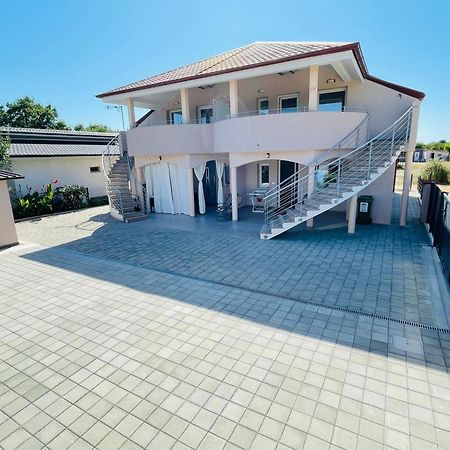 New Apartments Miya - Peroj Beach Bagian luar foto