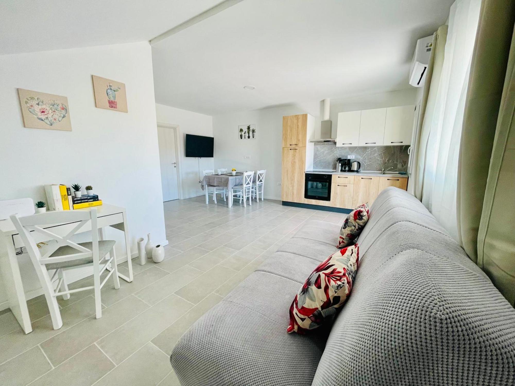 New Apartments Miya - Peroj Beach Bagian luar foto