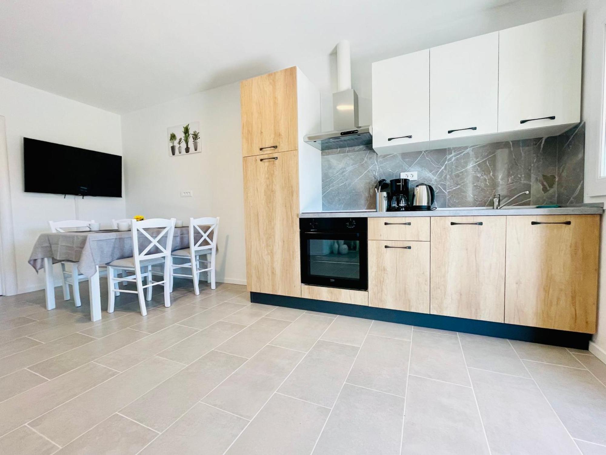 New Apartments Miya - Peroj Beach Bagian luar foto