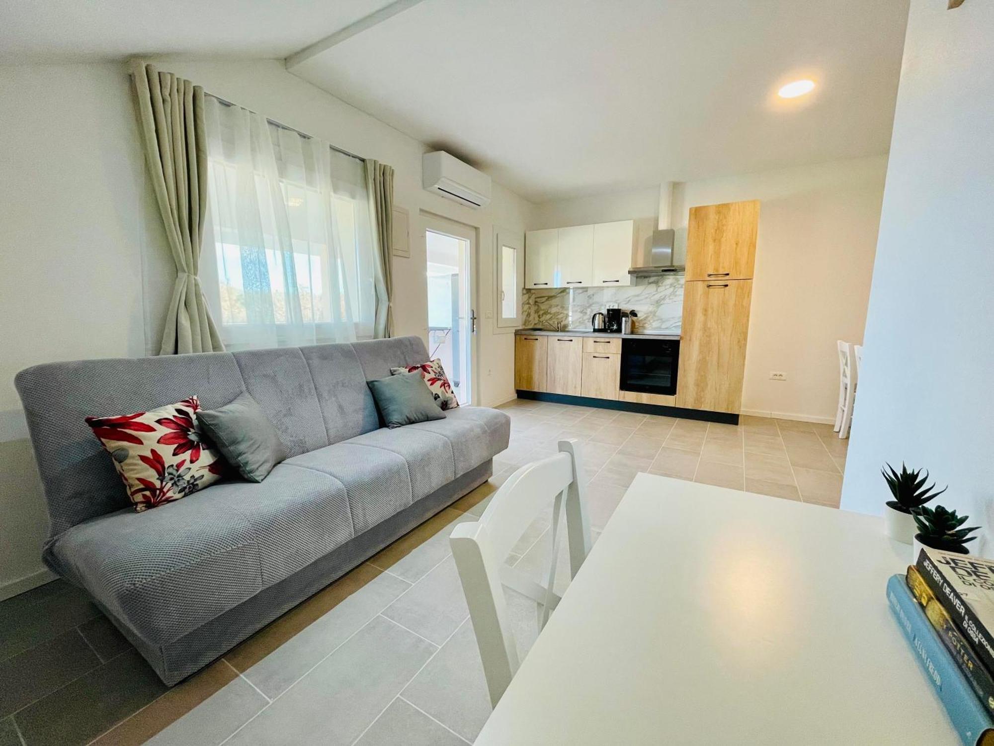 New Apartments Miya - Peroj Beach Bagian luar foto